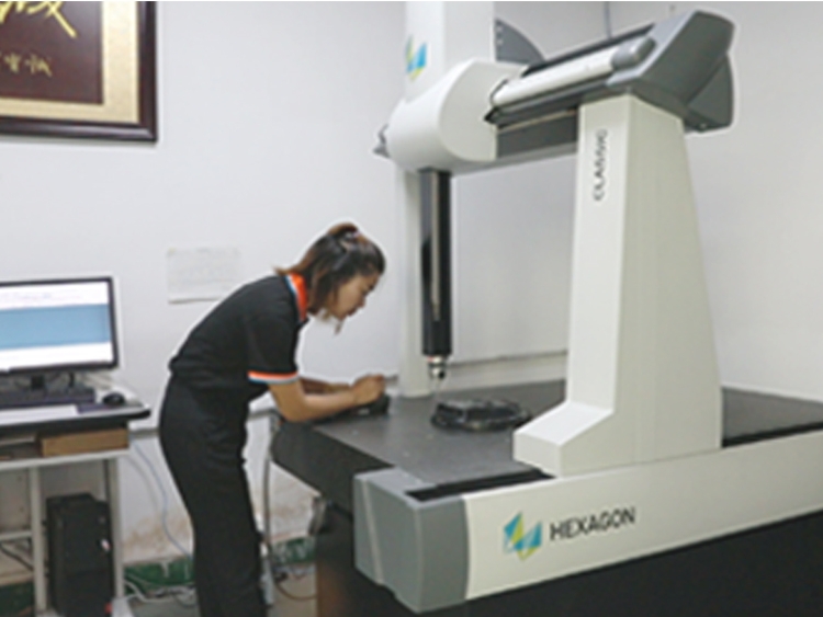 <span style='font-size:20px;'><span style='font-family:Calibri;'><em><strong>Paso 6</strong></em></span></span>